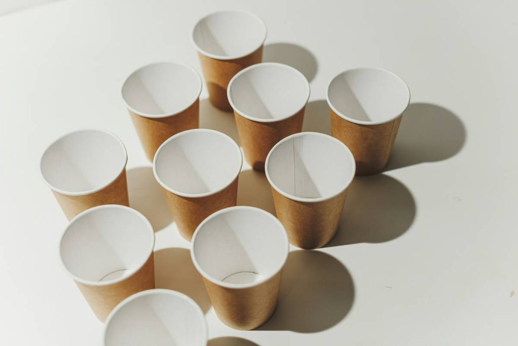 Are Eco Friendly Plastic Cups with Lids Actually Sustainable? The Truth Most Brands Won’t Tell You